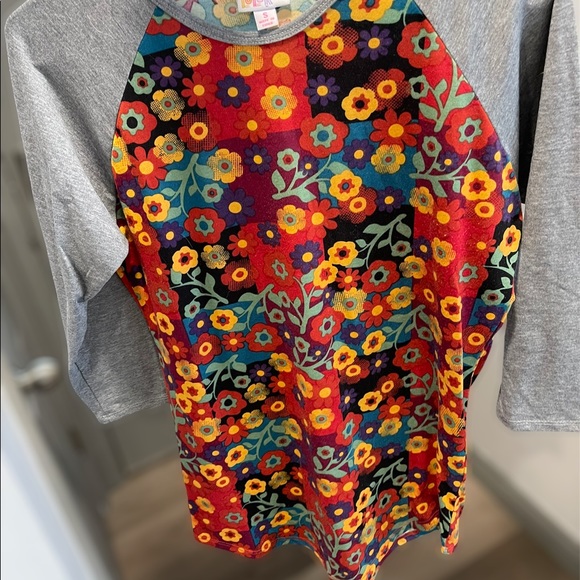 LuLaRoe Top Size Small - Picture 1 of 1